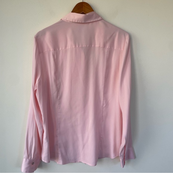 White House Black Market Long Sleeve Satin Shirt in Light Pink 14 Button Up - Picture 5 of 11